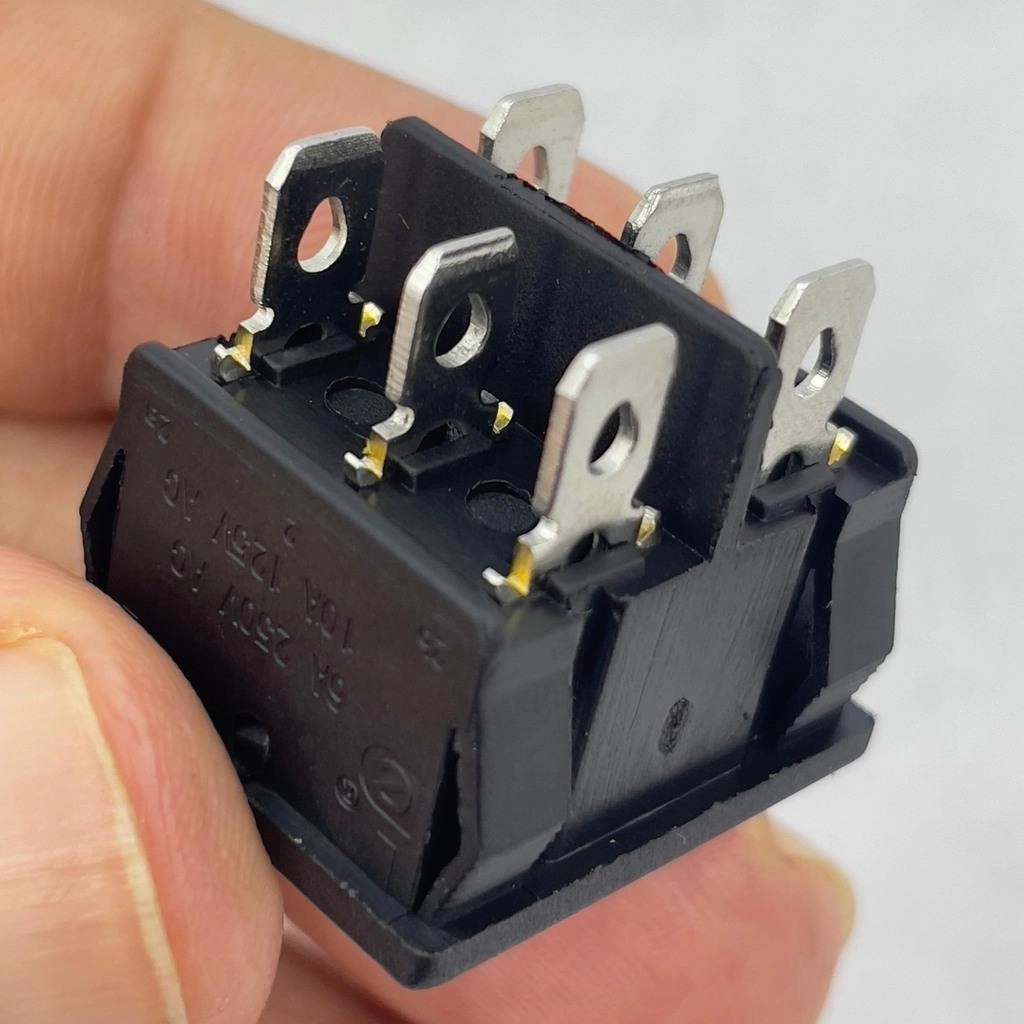 IC-130%20Orta%20Boy%20Işıksız%20Anahtar%20On-Off-On%206P