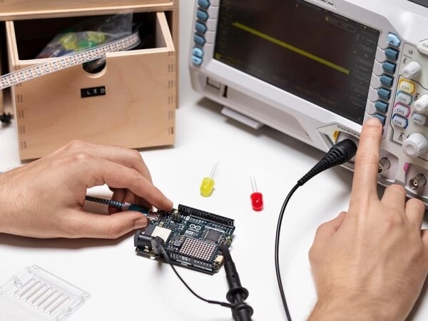 Arduino%20Uno%20R4%20WiFi%20Geliştirme%20Kartı%20(Klon)%20Type-C